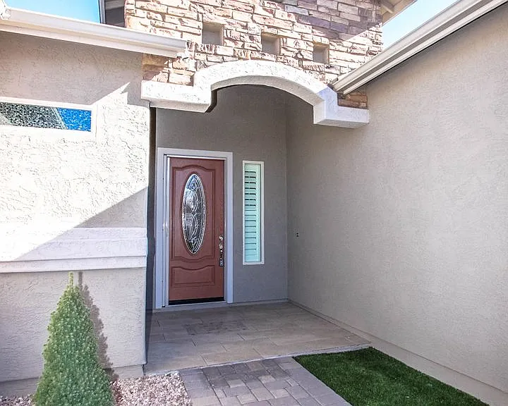 4083 N Pembroke St — Photo 2