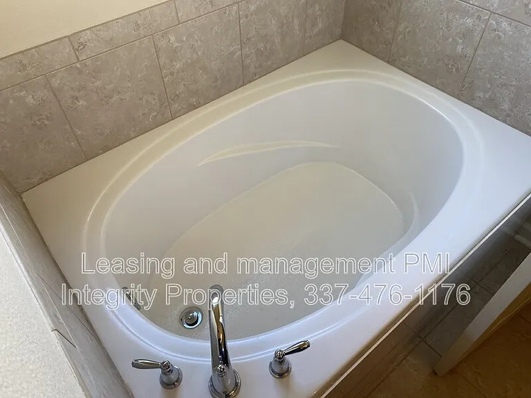 115 Northpointe Dr — Photo 12