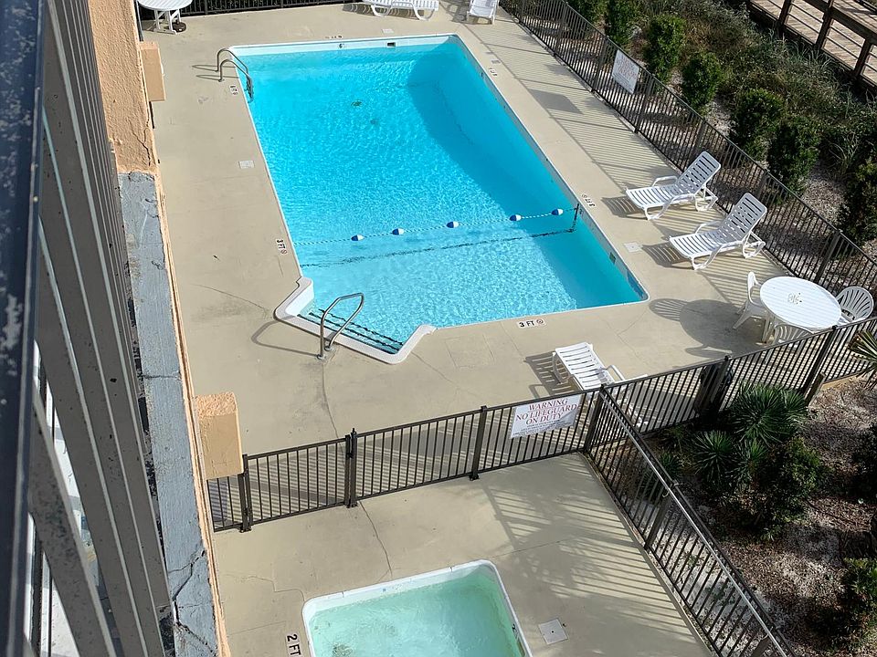 2nd image of 222 Carolina Beach Ave N