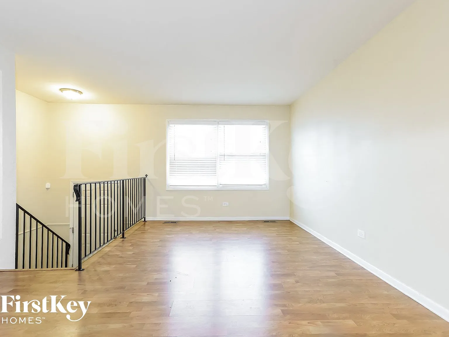 3 bed, 2.0 bath, 1500 sqft, $2,915 — Photo 2