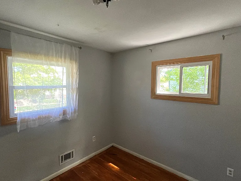 1709 Freeman St — Photo 15