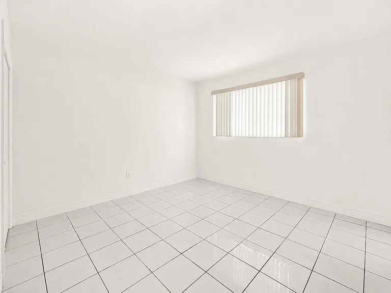 223 Antilla Ave — Photo 8