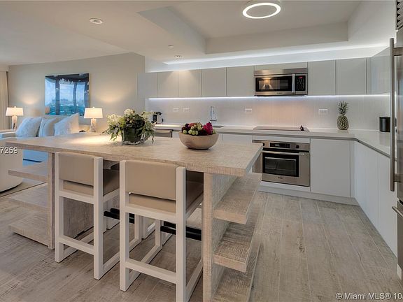 4th image of 102 24th St APT 1527