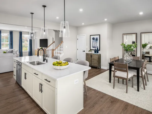 9 Lafayette Ln, Towaco, NJ 07082
