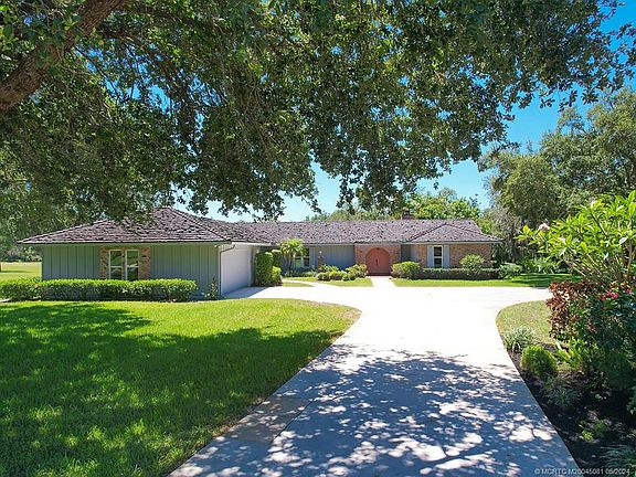 3rd image of 1644 SW Saint Andrews Drive