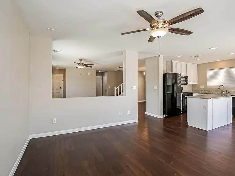 3958 Russet Plains St — Photo 8