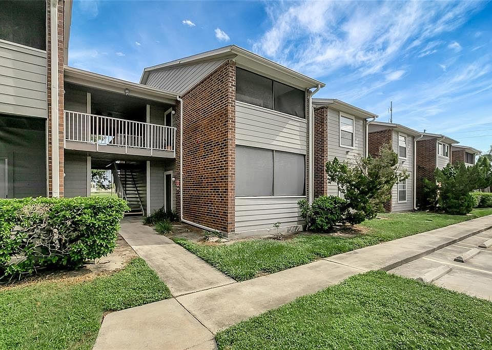1st image of 1400 GANDY BOULEVARD N #303