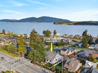 2120 12th St, Anacortes, WA 98221