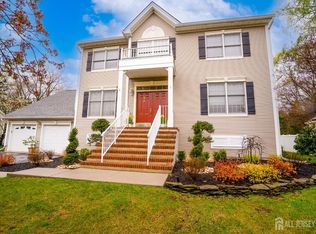 6 Foxhill Run, Monmouth Junction, NJ 08852