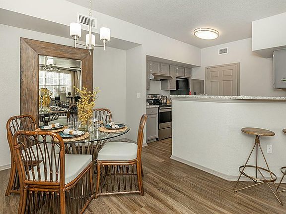 Elegant Dining Room in Apartments at Lifestyles at Pellicano, El Paso
