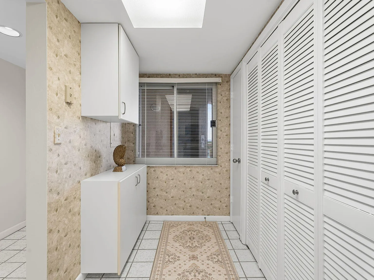 2 bed, 2.0 bath, 1187 sqft, $5,000 — Photo 4