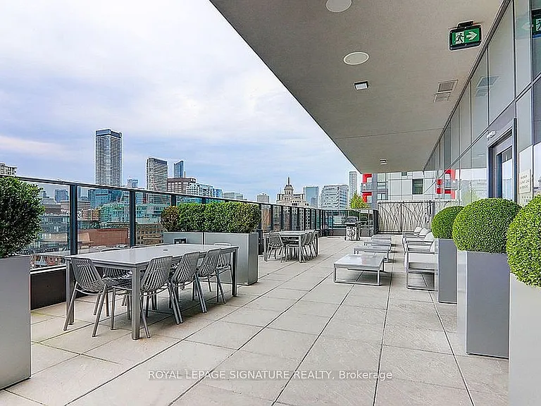 330 Richmond St W #609 — Photo 30
