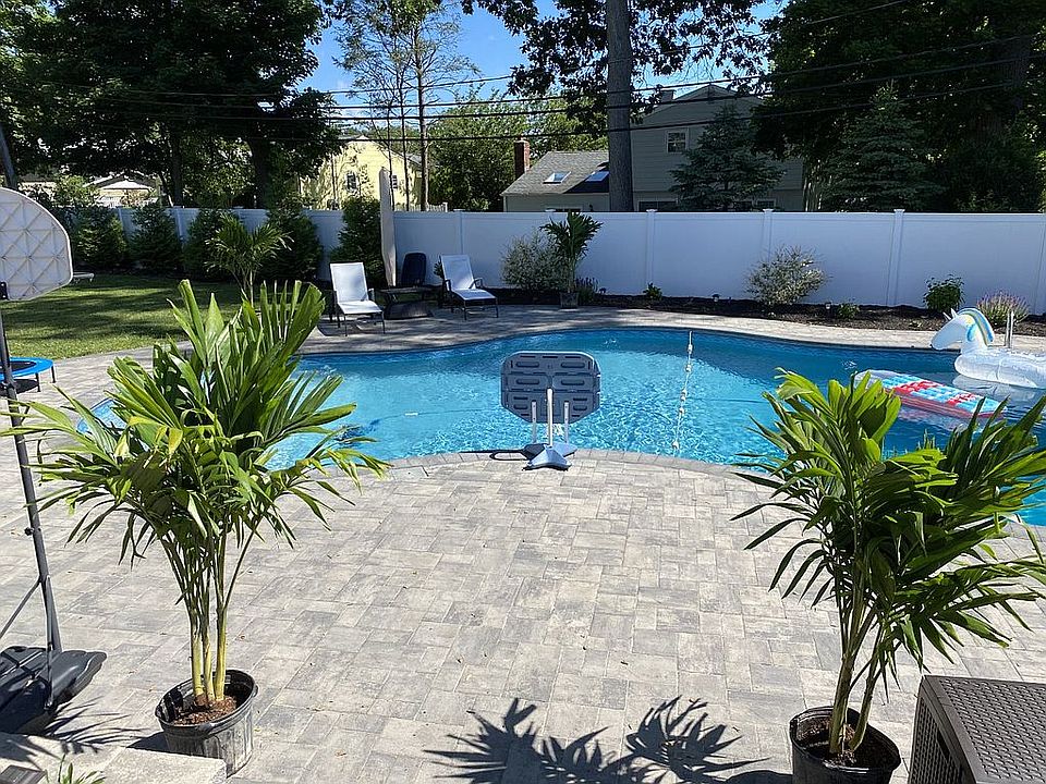 1st image of 27 Landview Dr