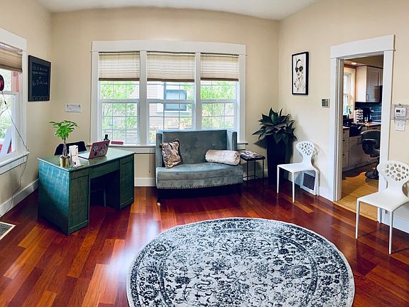4th image of 5520 SE Milwaukie Ave