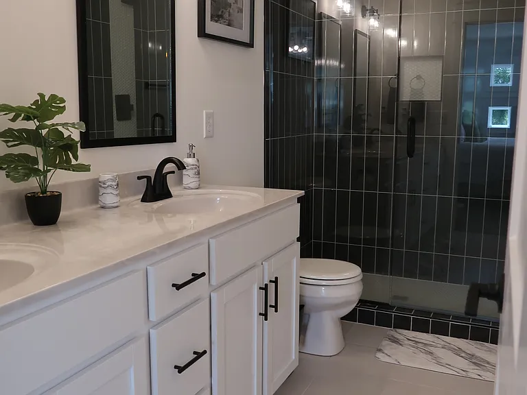 41 W High St #D3 — Photo 10