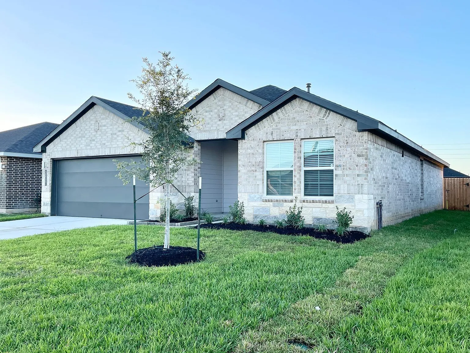 3 bed, 1627 sqft, $2,195 — Photo 3