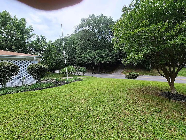 1002 Dixon Dr — Photo 9