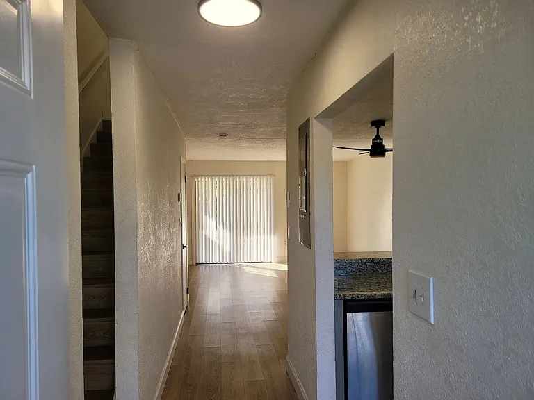 1236 Dovehill Dr — Photo 30