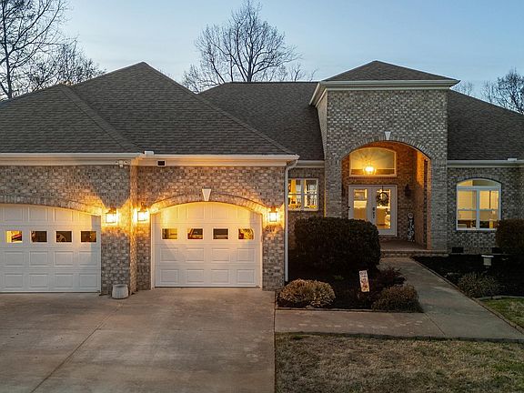 3rd image of 217 Aqua Cove Ct