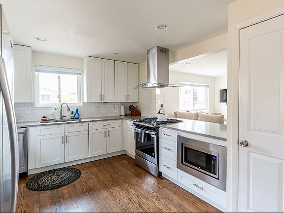 5th image of 2622 S Lincoln St