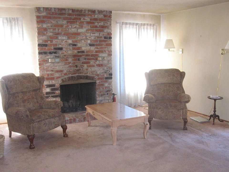 Spacious Living Rm