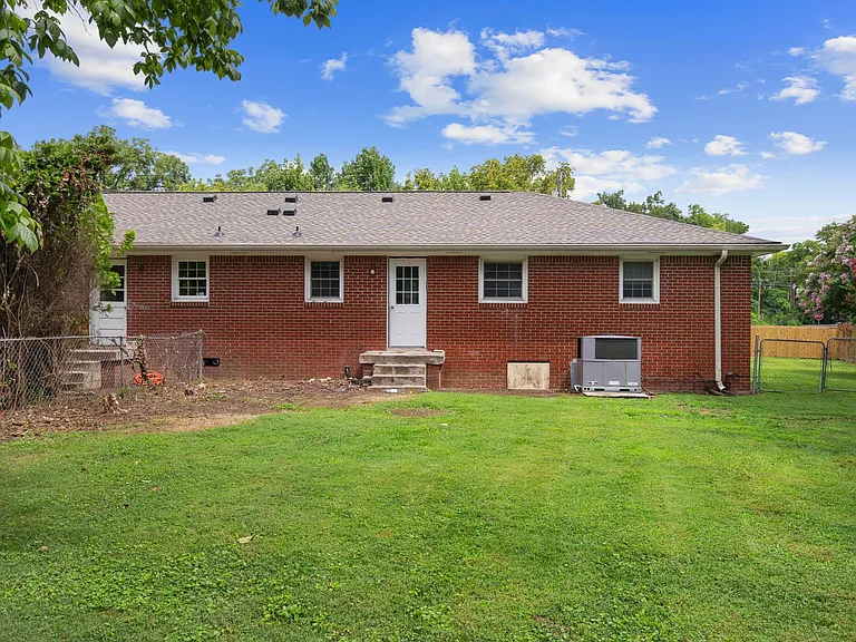 403 Alicia Dr #A — Photo 23