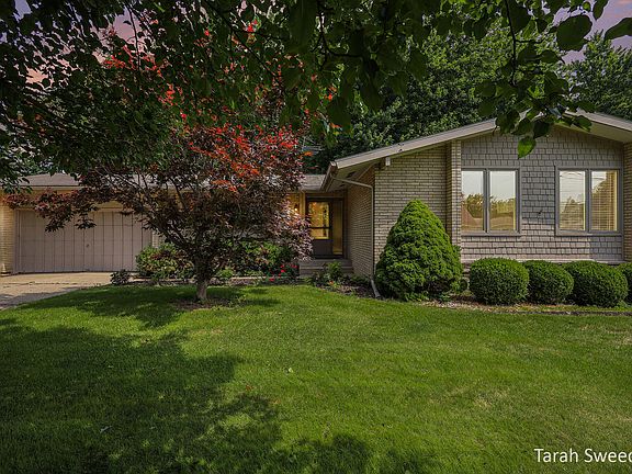 2nd image of 3035 Willow Creek Dr SW