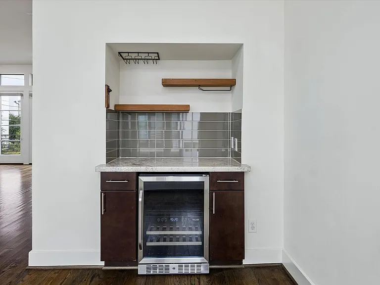 1619 Alamo St — Photo 22