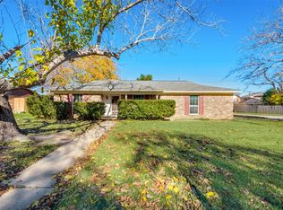 837 Springdale Rd, Bedford, TX 76021
