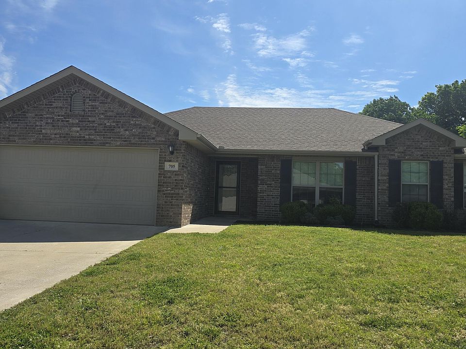 1st image of 705 Elliott Dr