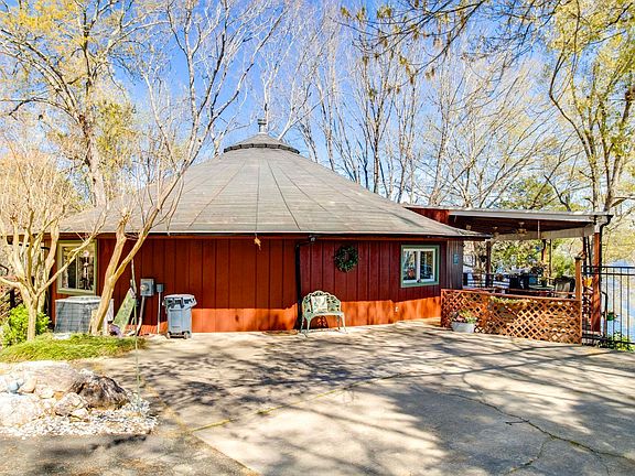 5th image of 1658 Ginkgo Trl