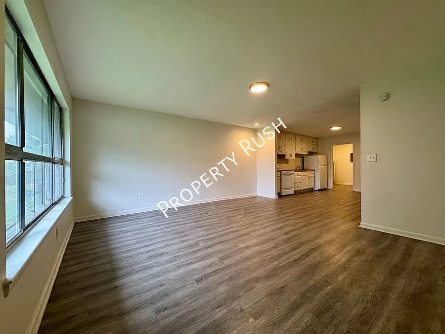 4043 Arbor Place Ln. - Cozy 2 bed/1 bath duplex unit in Chattanooga! $1,125/mo. — Photo 4