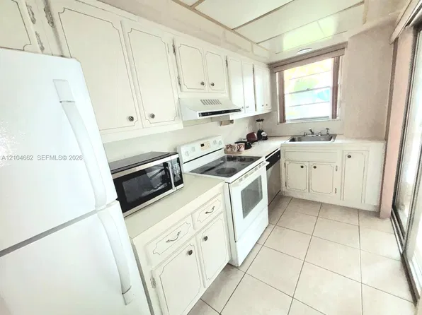 180 NE 12th Ave APT 12A, Hallandale Beach, FL 33009