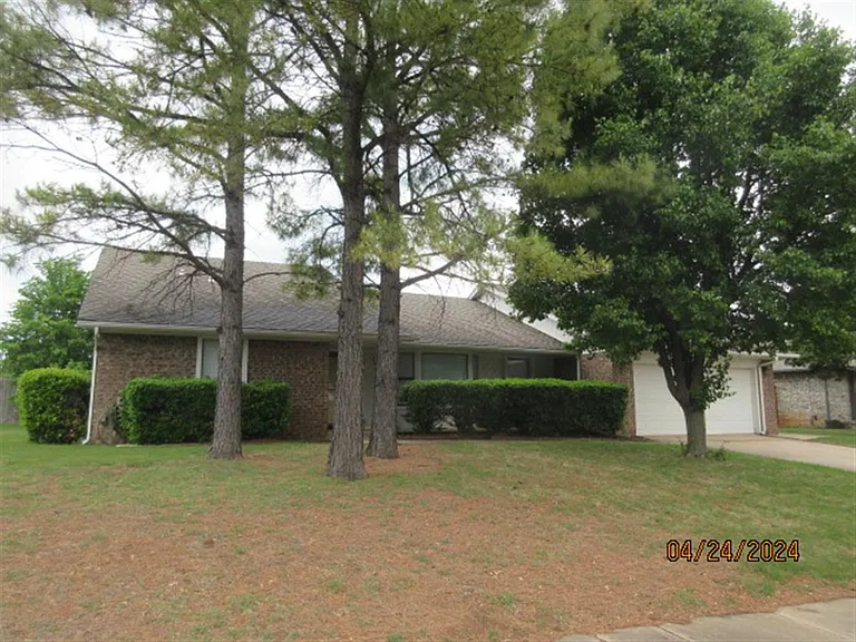 1601 Timber Ridge Rd — Photo 1