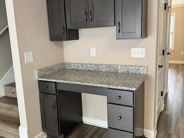 66 Bellvue Dr — Photo 34