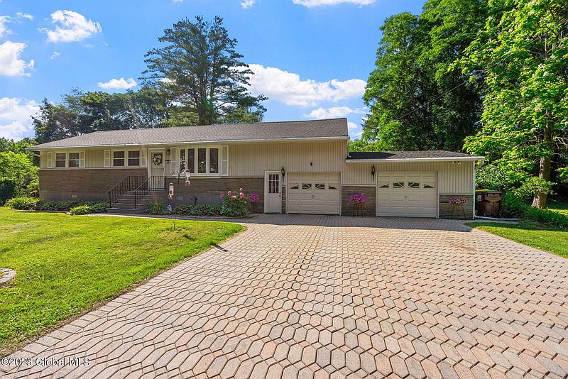 2nd image of 43 Frenchs Mill Road