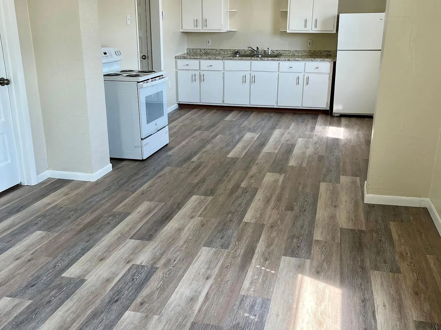 1 bed, 990 sqft, $925 — Photo 4
