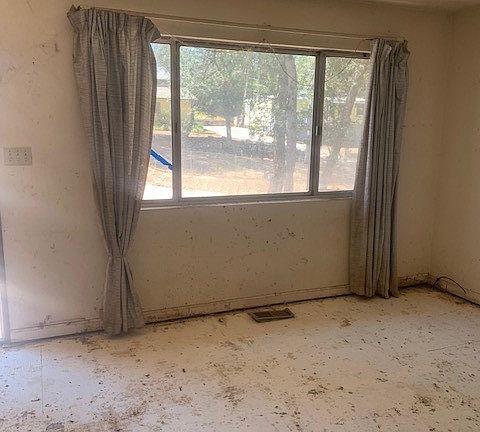 3rd image of 15388 Pacific St