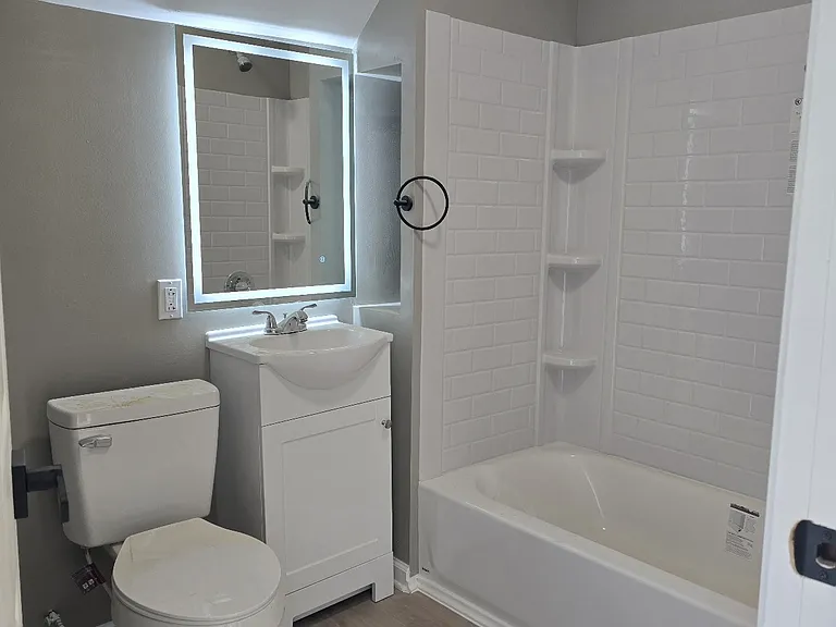 821 Frederick St — Photo 5
