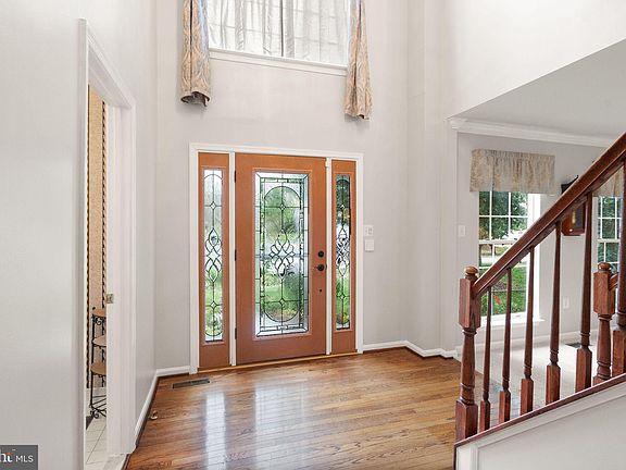 5th image of 20900 Hollyberry Ct