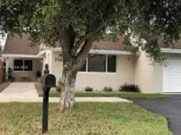 7010 SW 103rd Pl, Miami, FL 33173