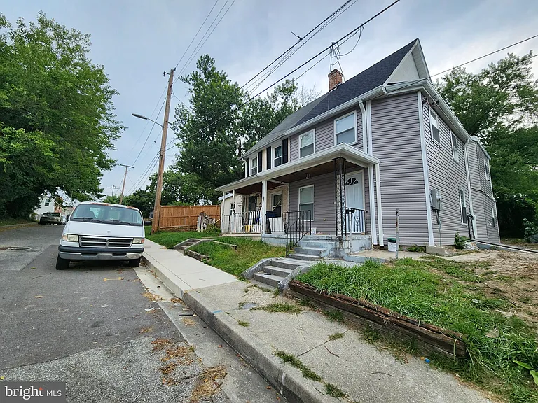 523 Wellesley St — Photo 26