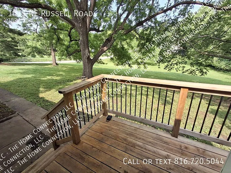 1015 NE Russell Rd — Photo 3