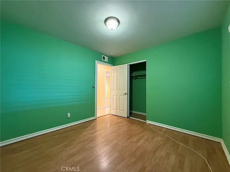 1127 S Nantes Ave — Photo 20