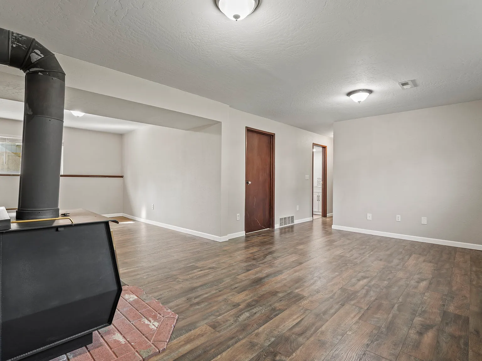 4 bed, 2194 sqft, $2,900 — Photo 3
