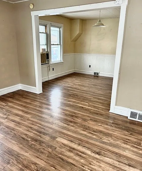 3431 Montrose Ave — Photo 8