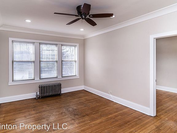 5th image of 907 S Clinton Ave #3S