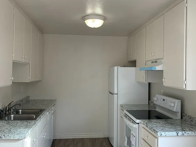 Washington Vista Apartments — Photo 3
