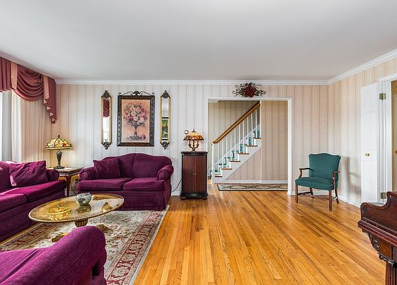 4th image of 103 N Babcock Dr