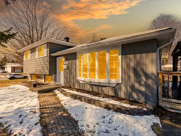 745 Louis St, Kingston, ON K7M 6M7